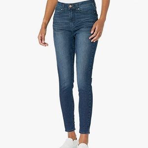 Signature by Levi Strauss & Co. Gold Label Women's High Rise Super Skinny Jeans